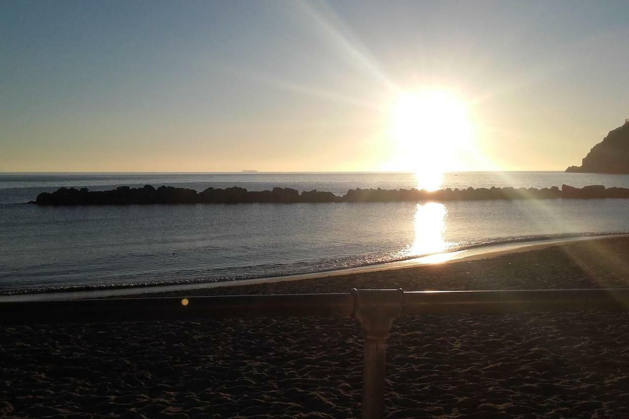 Un Gioiello Con Vista Mare Villa Moneglia Kültér fotó